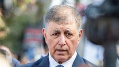 İzmir Büyükşehir Belediye Başkanı Dr. Cemil Tugay, yıllardır kent gündeminde