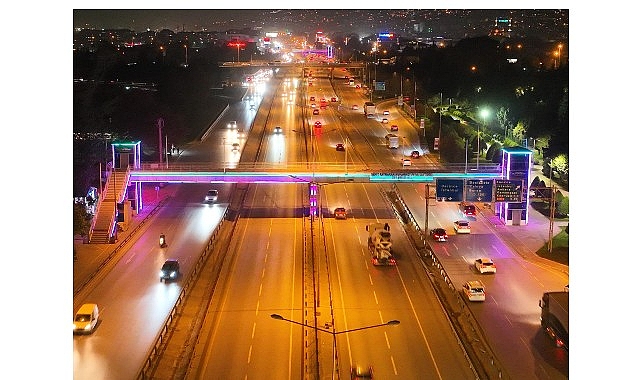 Kocaeli Büyükşehir Belediyesi’nin ev sahipliğinde düzenlenen Kocaeli Bilişim Fuarı kentte