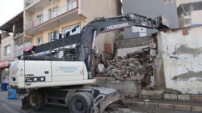 Konak Belediyesi, güvenlik tehdidi oluşturan ve kent estetiğini bozan metruk