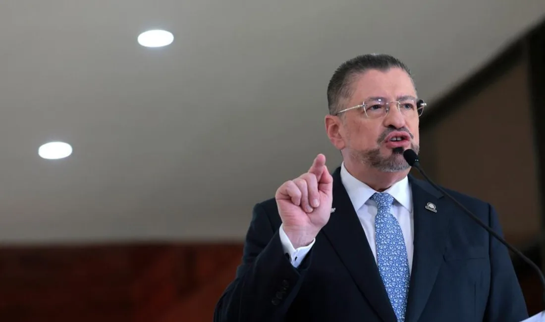 Kosta Rika Cumhurbaşkanı Chaves, Türk heyet ile toplantısında Türkçe konuşarak,