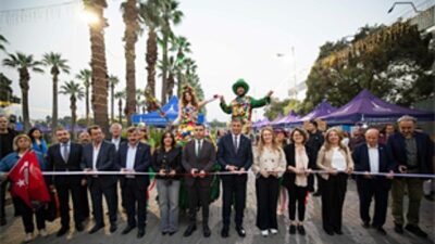 İzmir Büyükşehir Belediye Başkanı Dr. Cemil Tugay, İzmir Büyükşehir Belediyesi'nin