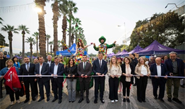 İzmir Büyükşehir Belediye Başkanı Dr. Cemil Tugay, İzmir Büyükşehir Belediyesi'nin