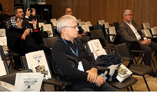 Kocaeli’nin spor tarihi Büyükşehir Belediyesi’nin düzenlediği sempozyumda detaylıca anlatılıyor.