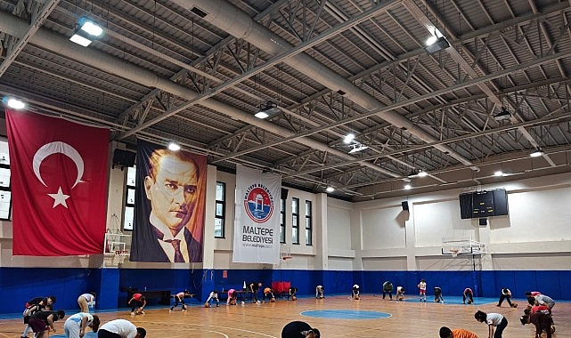 Maltepe Belediyesi, her mevsim devam eden spor eğitimleri kapsamında Kış