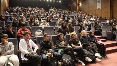 Maltepe Belediyesi, afetlere karşı toplumda farkındalık oluşturma çalışmalarını aralıksız sürdürüyor.