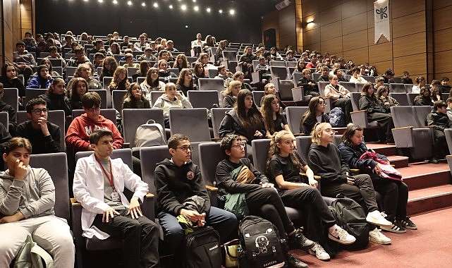 Maltepe Belediyesi, afetlere karşı toplumda farkındalık oluşturma çalışmalarını aralıksız sürdürüyor.