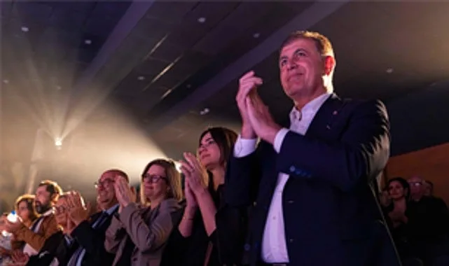 İzmir Büyükşehir Belediye Başkanı Dr. Cemil Tugay eşi Öznur Tugay