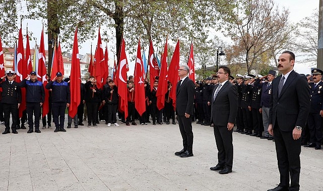 Türkiye Cumhuriyeti'nin kurucusu Ulu Önder Gazi Mustafa Kemal Atatürk, vefatının