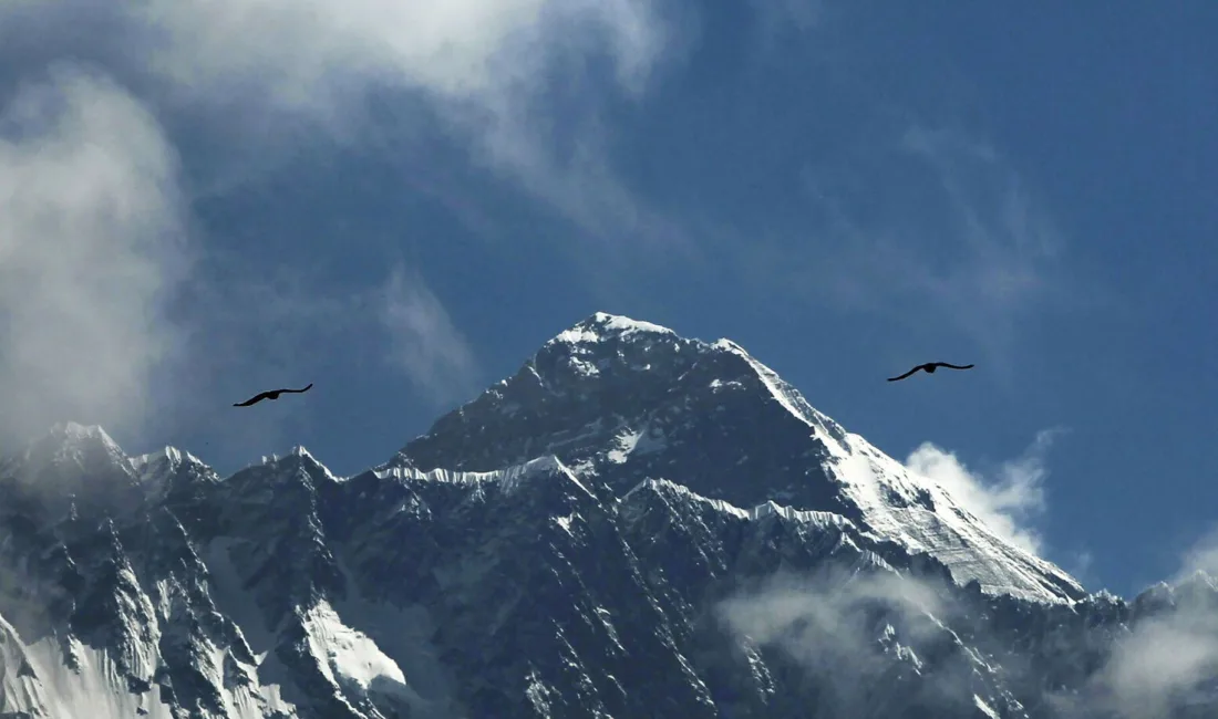 Nepal’in Dolakha bölgesinde, Himalayalar’daki 6 bin metre yüksekliğindeki Yalung Ri