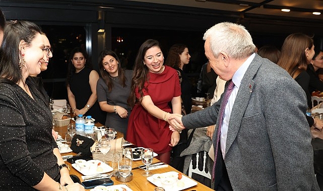 Nilüfer Belediyesi, 24 Kasım Öğretmenler Günü’nde eğitimcileri yalnız bırakmadı. Düzenlenen