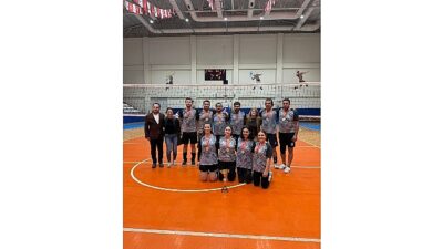 Nilüfer Belediyesi çalışanları arasında düzenlenen voleybol turnuvası sona erdi. Beş