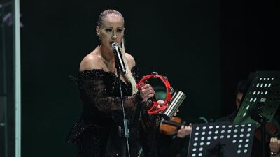 Wedding Fashion Show'un Kaya İzmir Thermal de düzenlenen final gecesine ünlü yorumcu Niran