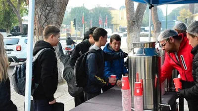 Ödemiş Belediyesi, sosyal belediyecilik anlayışı doğrultusunda hayata geçirdiği bardakta çorba