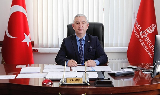 Bergama Belediye Başkanı Prof. Dr. Tanju ÇELİK, 24 Kasım Öğretmenler