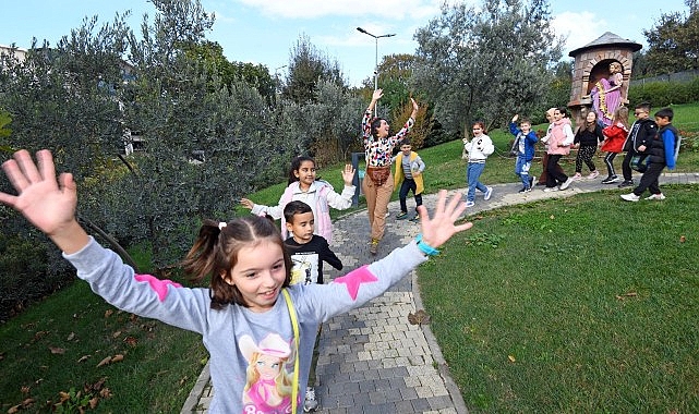 Osmangazi Belediyesi, miniklerin ara tatil sevincini sanatla zenginleştirmek amacıyla ‘Toprak