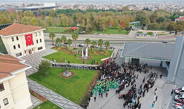 Osmangazi Belediyesi, Türkiye Cumhuriyeti’nin kurucusu Büyük Önder Mustafa Kemal Atatürk’ü,