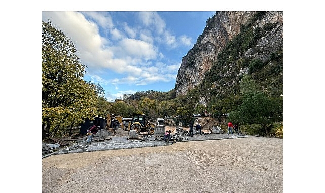 İnegöl Belediyesi Oylat Mağarası bölgesinde çevre düzenleme çalışmaları başlattı. Belediye