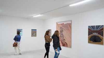 Beylikdüzü Belediyesi’nin düzenlediği “Rotamız Sanat” gezisi, katılımcıları çağdaş sanatın güncel