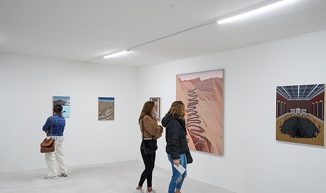 Beylikdüzü Belediyesi’nin düzenlediği “Rotamız Sanat” gezisi, katılımcıları çağdaş sanatın güncel