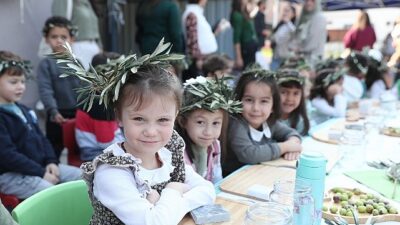 Şakran’da çocukların zeytin üreticiliğinin tüm aşamalarını öğrenmeleri ve zeytinin değerini
