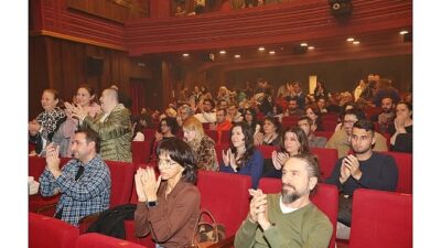 Düzenlediği turnelerle farklı illerin sanat yaşamına katkıda bulunmayı amaçlayan İstanbul