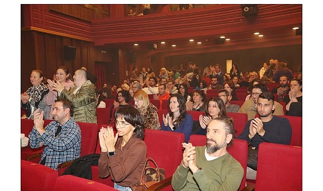 Düzenlediği turnelerle farklı illerin sanat yaşamına katkıda bulunmayı amaçlayan İstanbul