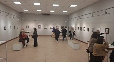 Ressam Ali Erkmen’in 43 karakalem eserinden oluşan, 30 Kasım tarihine