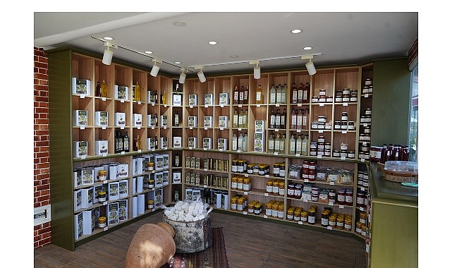 Ayvalık zeytinyağına ulaşabilmek için yalnızca S.S. Ayvalık Üretim ve Pazarlama