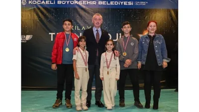 Kocaeli Büyükşehir Belediye Başkanı Tahir Büyükakın, Büyükşehir tarafından teknoloji takımlarına