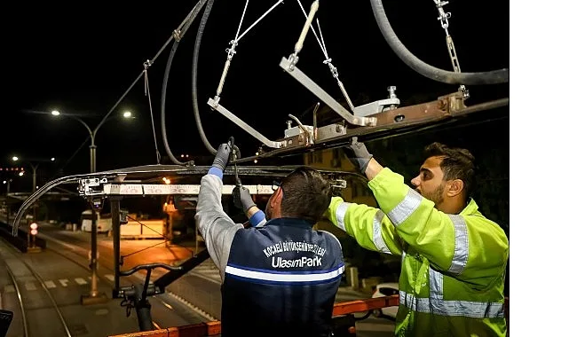 Kocaeli Büyükşehir Belediyesi iştiraki UlaşımPark A.Ş. tarafından işletilen Akçaray Tramvay