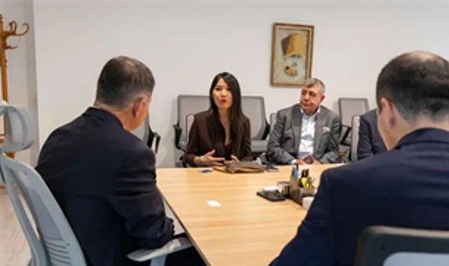 İzmir Büyükşehir Belediye Başkanı Dr. Cemil Tugay, global seyahat hizmetleri