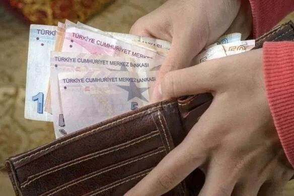 TÜRK-İŞ’in Ekim 2025 verilerine göre, dört kişilik bir ailenin açlık