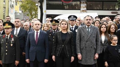 Yurdumuzun Kurtarıcısı, Cumhuriyetimizin Kurucusu, Ulu Önder Gazi Mustafa Kemal Atatürk'ün