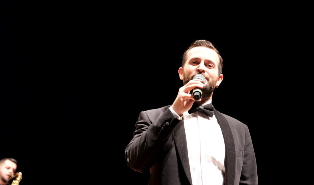 Büyükşehir Belediyesi’nin Kasım Kültür Takvimi kapsamında, Türk sanat müziğinin usta