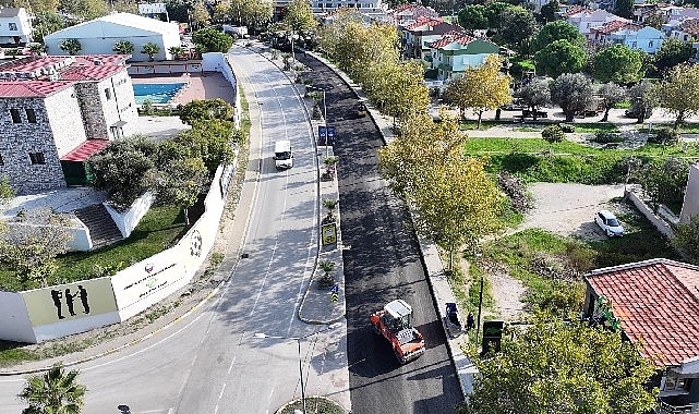 İzmir Büyükşehir Belediyesi Urla’da Kemal Ertan Caddesi ve ilçenin girişinde