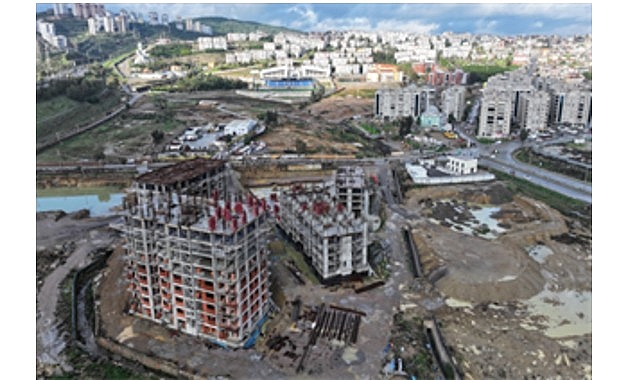 İzmir Büyükşehir Belediyesi’nin yürüttüğü kentsel dönüşüm çalışmalarında kooperatiflerden teslim alınan