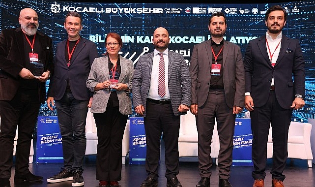 Büyükşehir Belediyesi tarafından düzenlenen Kocaeli Bilişim Fuarı, gün boyunca birbirinden