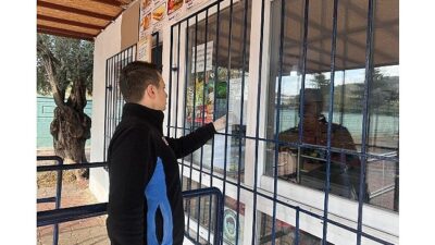 Kemer Belediyesi Zabıta Müdürlüğü ekipleri Kemer genelinde yer alan okul