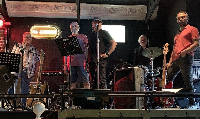 1973 yılında kurulan 21.Peron, Türkiye’nin yarım asrı aşan geçmişiyle en