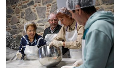 İzmir Büyükşehir Belediyesi tarafından 60 yaş ve üstü yurttaşlar için