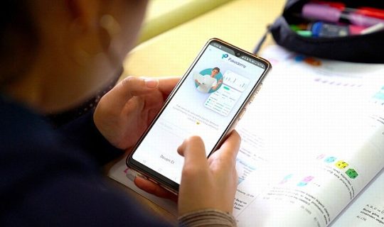 Aliağa Belediyesi, üniversite sınavına hazırlanan 12. sınıf öğrencilerine ücretsiz dijital