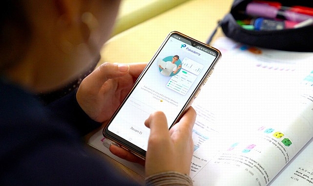 Aliağa Belediyesi, üniversite sınavına hazırlanan 12. sınıf öğrencilerine ücretsiz dijital