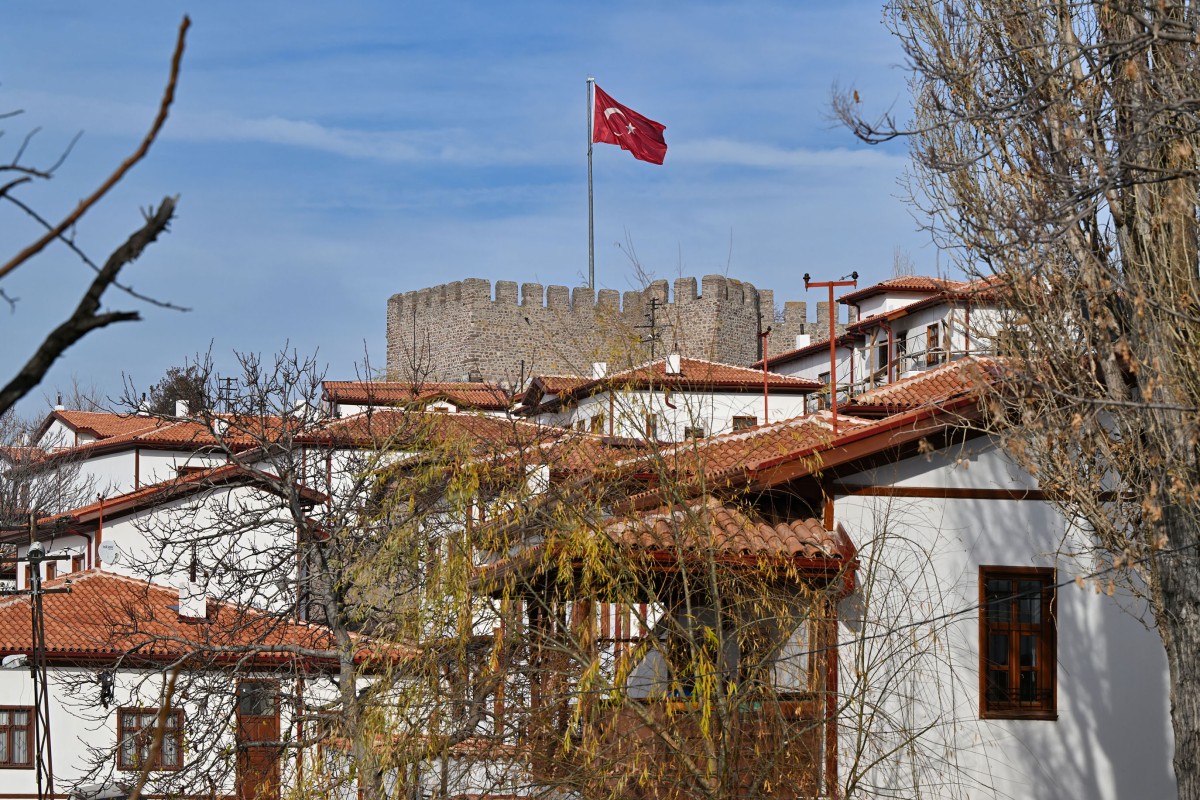 Büyükşehir Belediyesi (ABB), 2020 yılında Ankara Kalesi’nde başlattığı “Sokak Sağlıklaştırma