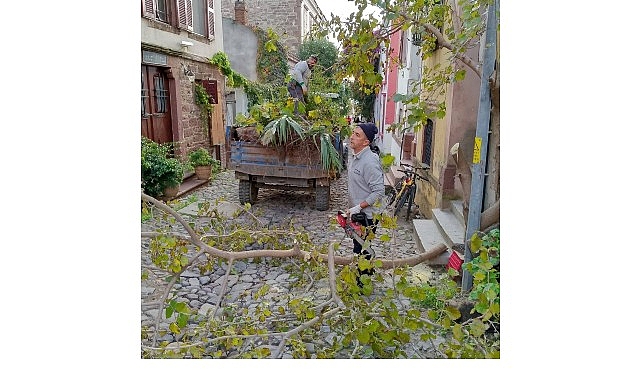 Ayvalık Belediyesi, kent genelinde başlattığı kışa hazırlık çerçevesinde temizlik ve