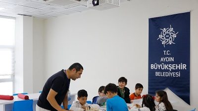 Aydın Büyükşehir Belediyesi tarafından güz dönemi etkinlikleri kapsamında düzenlenen satranç