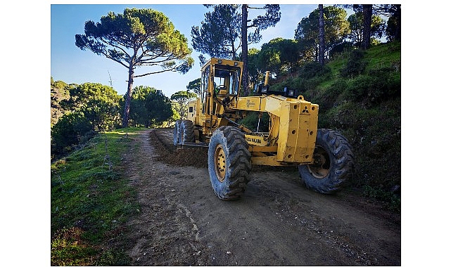 Aydın Büyükşehir Belediyesi Fen İşleri Dairesi Başkanlığı ekipleri, kentin dört