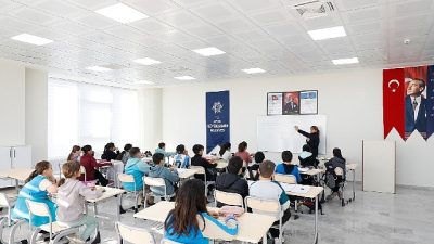 Aydın Büyükşehir Belediyesi, eğitime yönelik destekleyici çalışmalarına devam ediyor. Büyükşehir