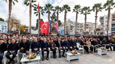 Dikili Belediye Başkanı Adil Kırgöz, 2026 yılına yaklaşırken kente değer
