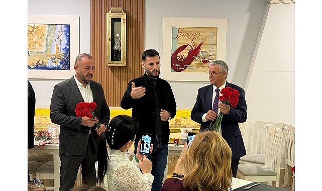 Kemer Belediye Başkanı Necati Topaloğlu, Kazakistan’dan Kemer’e gelen 61 Kazak