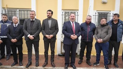 Milas Belediye Başkanı Fevzi Topuz, yeni yıl öncesinde belediye çalışanlarıyla